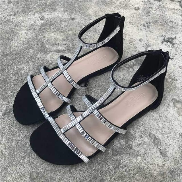 Sandal ngoại cỡ