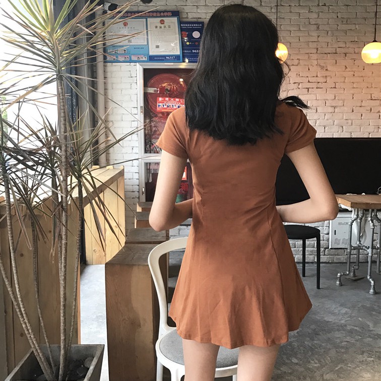 Đầm tay ngắn thiết kế quyến rũ hợp thời trang | BigBuy360 - bigbuy360.vn