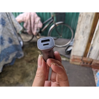 Củ sạc trên ô tô Ugreen 30780