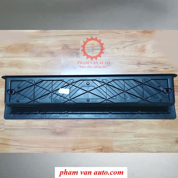 Bậc lên xuống cửa lùa Ford Transit CHÍNH HÃNG, Ốp nhựa đen bậc dẫm chân hành khách xe Transit mã YC15V13248AH Phạm Văn