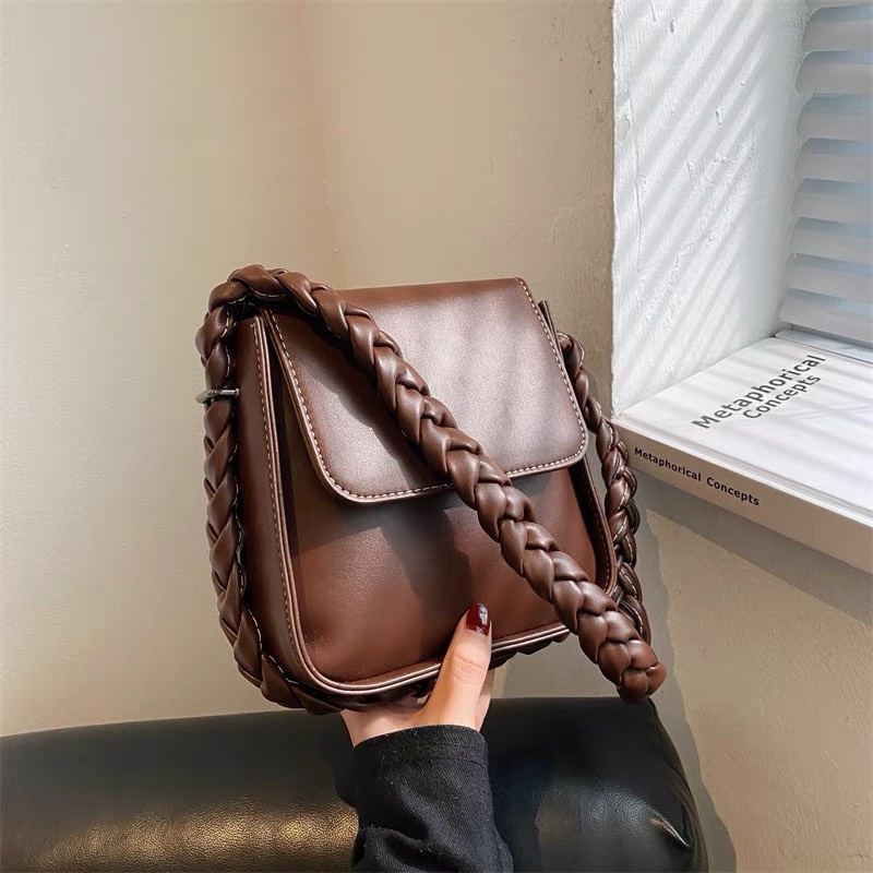 Túi da nữ đan dây , túi đeo chéo BIngshop 2 màu đen nâu