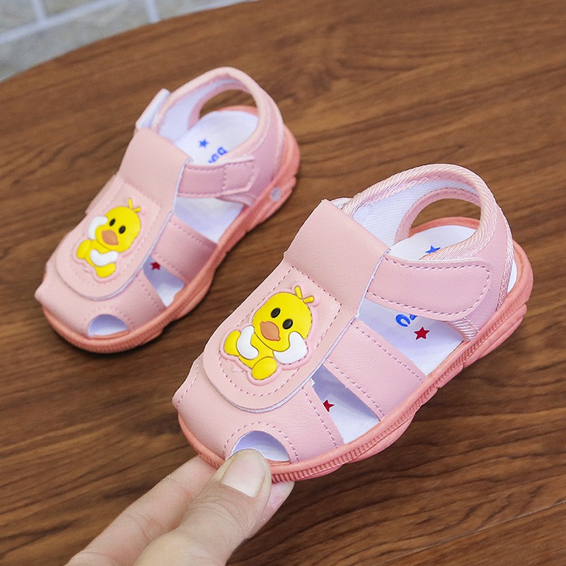 Giày Sandal Tập Đi Có Kèn Bé Gà Cực Xinh Cho Bé Trai Bé Gái