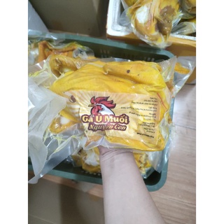 Gà ủ muối nguyên con tem vàng siêu ngon