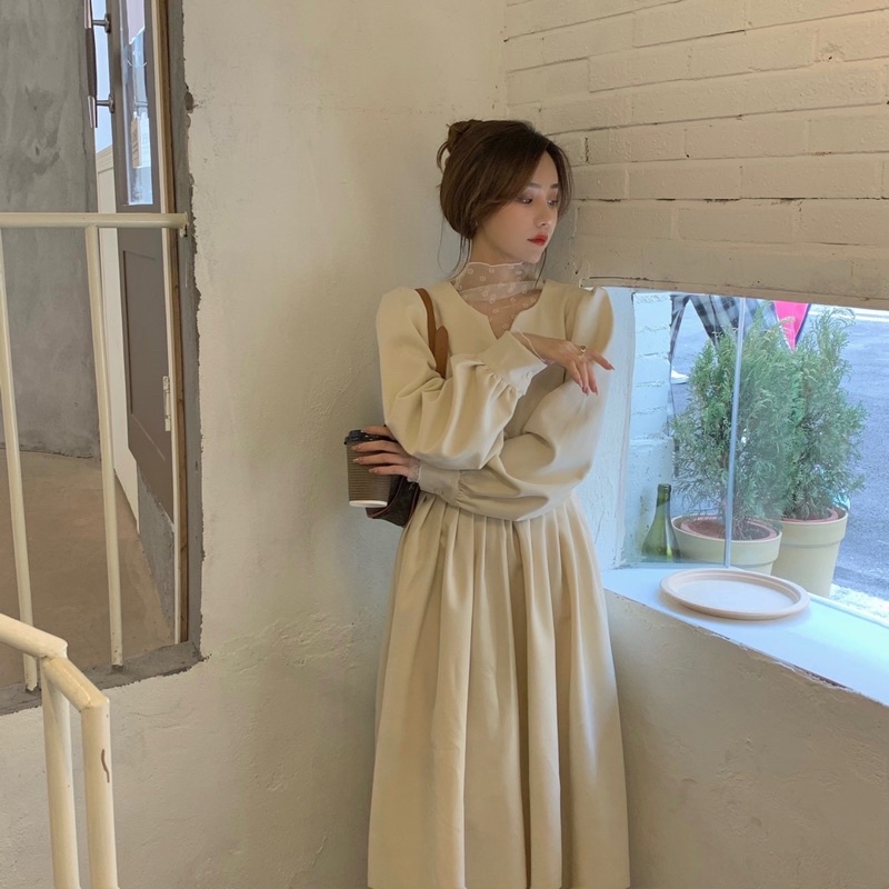 Đầm sơ mi dáng babydoll màu kem dài tay dáng dài midi