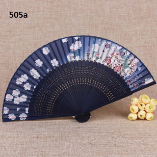 Quạt lụa đẹp chụp cổ trang, hoài cổ