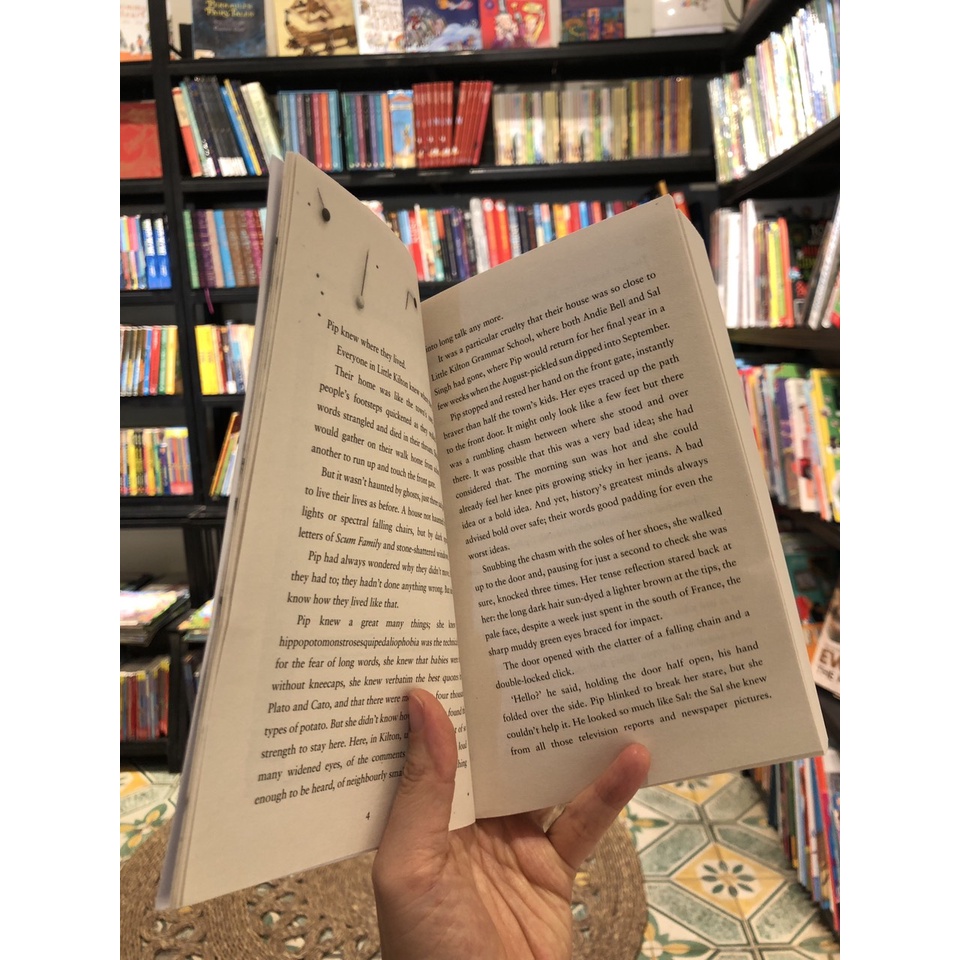 Sách - A Good Girl's Guide to Murder