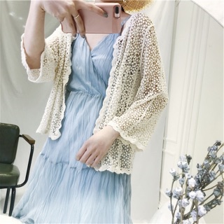 Khoác cardigan ren tay loe