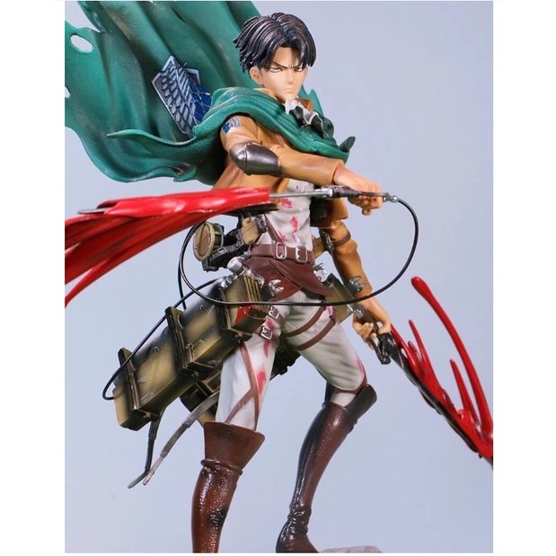 Mô hình Levi và Mikasa Ackerman trong anime Attack on titan