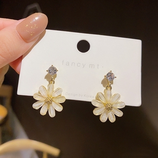 Lady cute style daisy earrings