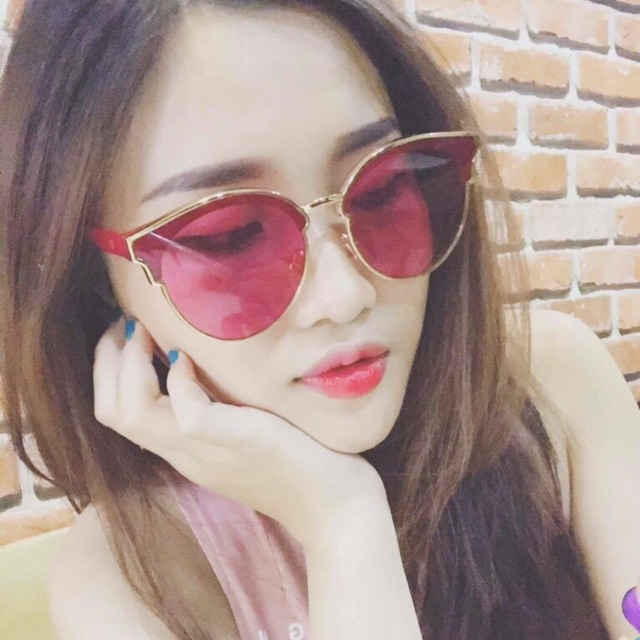 SIÊU PHẨM KÍNH MẮT V HÀNG ĐẸP
