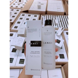 Sữa tẩy trang dưỡng ẩm Lanci
