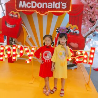 Áo dài cách tân mẹ và bé
