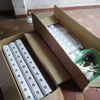 Giàn thủy canh 81 lỗ tiện dụng