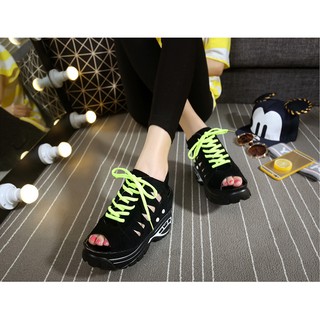 Giày sandal nữ đế nâng cá tính S037D