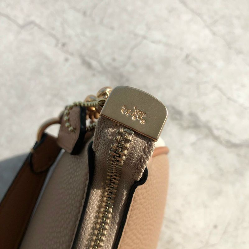 TÚI COACH DÁNG THUYỀN