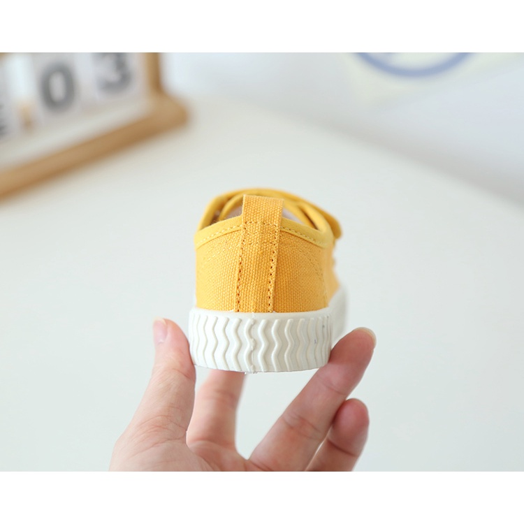 Giày Canvas Đế Mềm Chống Trượt Thoải Mái Dễ Phối Đồ Cho Bé 2-8 Tuổi