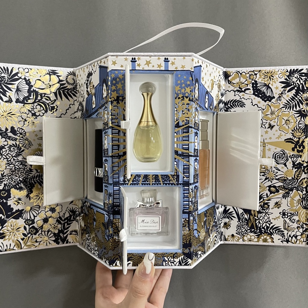 Dior Castle Sample Set of Four Nectar Essence 10ml, Blue Gold Lipstick 999 1.5g Flower Sweetheart 5ml, True Me 5ml Bộ Sản Phẩm Mẫu Thử 10ml Son Môi 999 1.5g Flower 5ml, True Me 5ml
