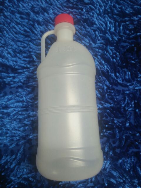 CAN NHỰA 1L