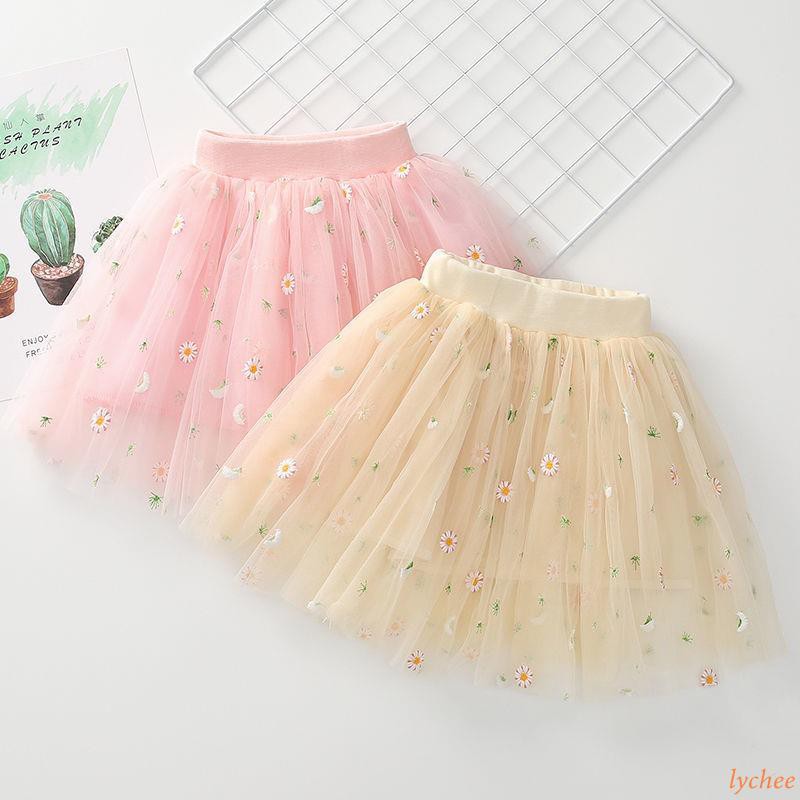 Chân váy xòe thêu họa tiết hoa cúc nhỏ xinh xắn dành cho bé gái