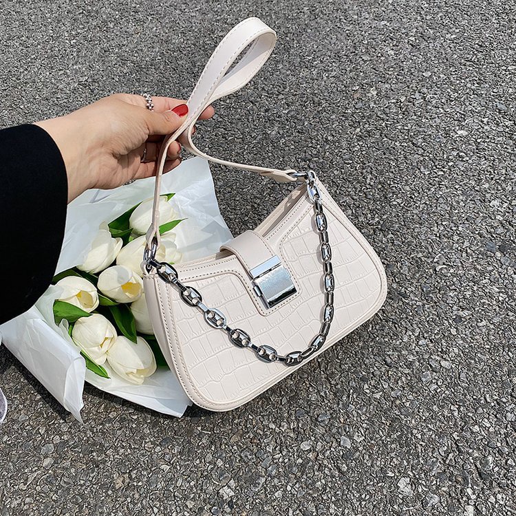 Túi xách Jasmin Noir đeo vai vân da cá sấu với dây xích cá tính cho nữ