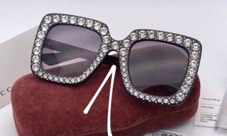 Kính gucci mắt đá