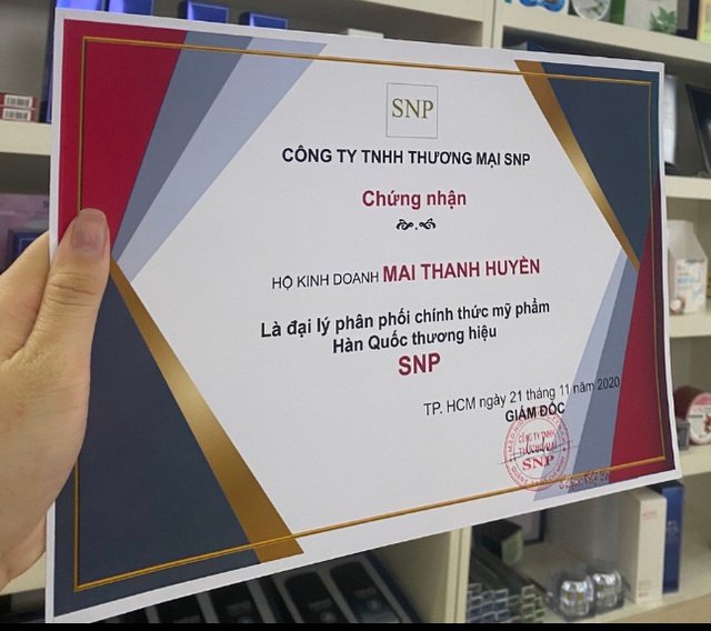 Kem chống nắng (Có màu) nâng tông dưỡng trắng da SNP