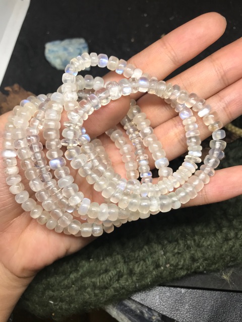 Vòng hạt đá Moonstone