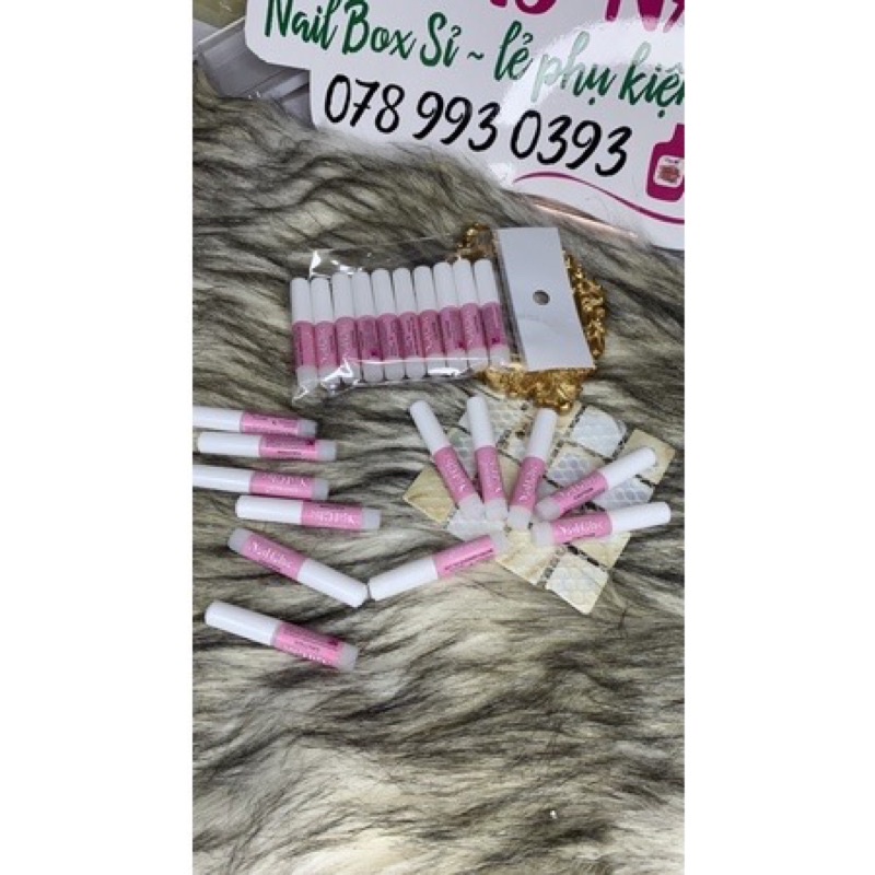 Keo dán móng mini. Nail clue dùng cho nailbox. DŨA MÓNG TAY MINI