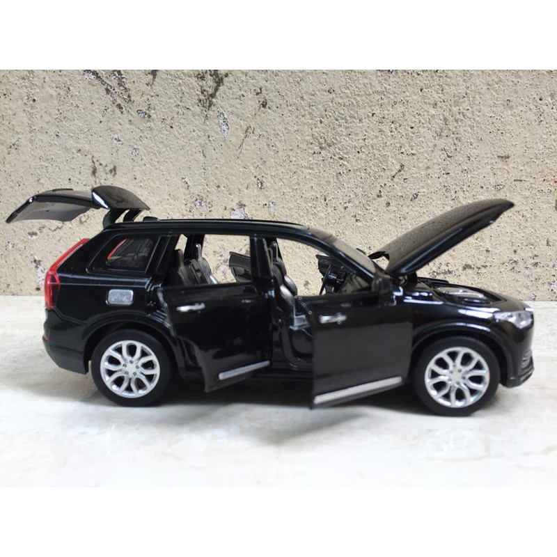 Mô hình xe VOLVO XC90  1:32