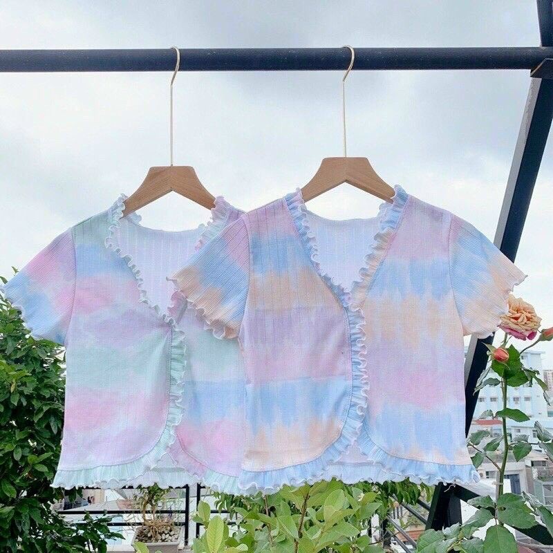 Áo croptop viền bèo loang màu xinh xắn
