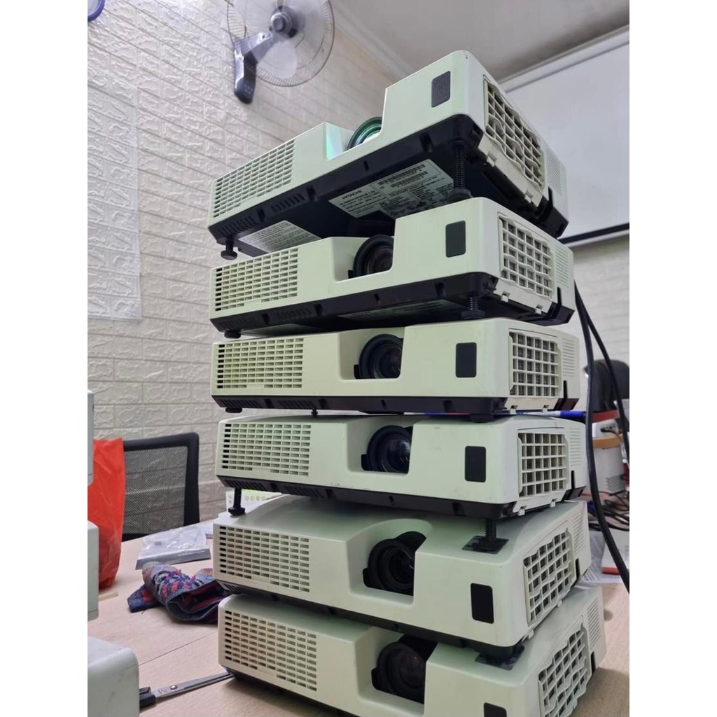 Máy Chiếu Cũ HITACHI CPX2521WN, Hình Ảnh Đẹp, Sắc Nét, Bảo Hành 3 Tháng Sản Phẩm