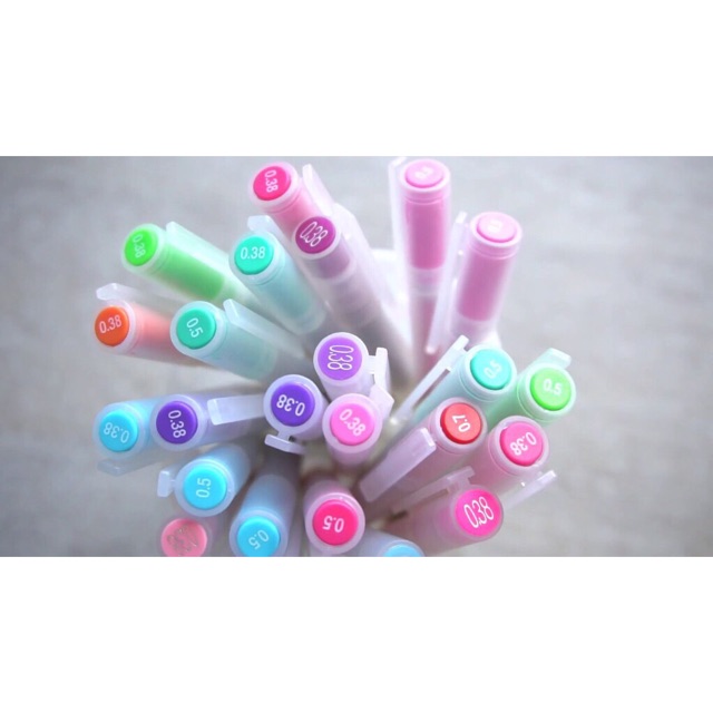 Bút bi gel nhiều màu Muji 0.5mm.