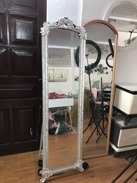 Gương hoàng cung mang phong cách cổ điển. Hàng dễ vỡ khách hàng vui lòng chat vs shop trước