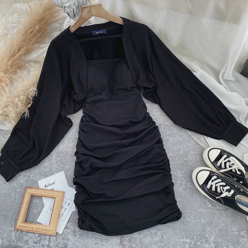 Đầm đen mix áo crt
