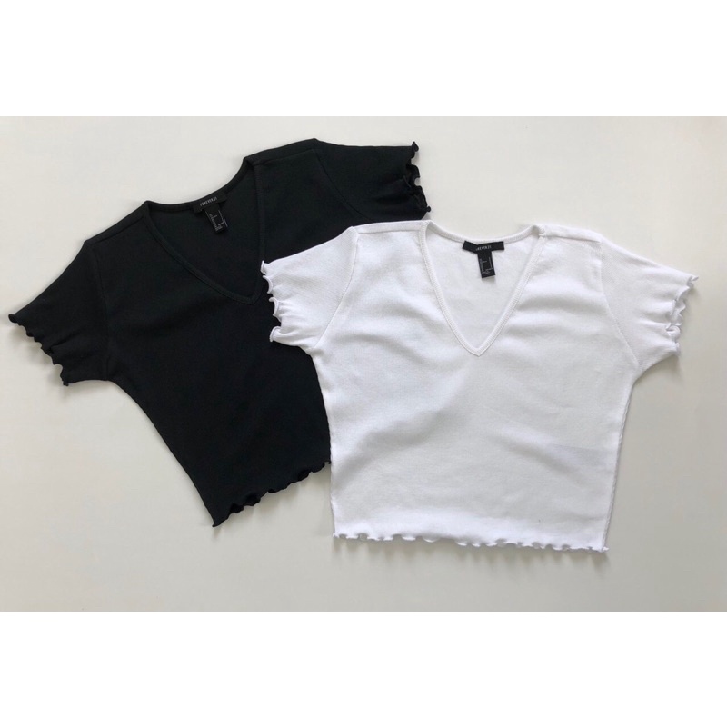 Áo croptop ôm cổ tim thun bo gân trắng và đen
