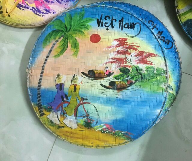 Mẹt tre vẽ tranh truyền thống