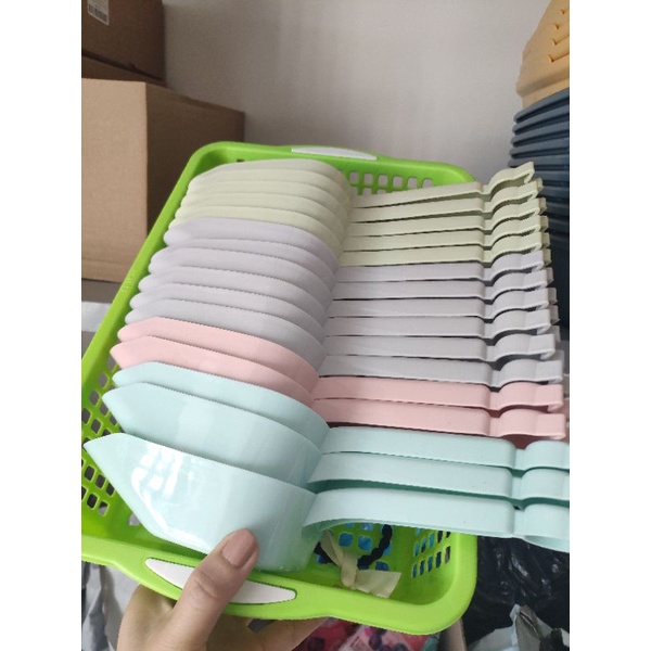 Xẻng xúc phân mèo giá rẻ tiện dụng