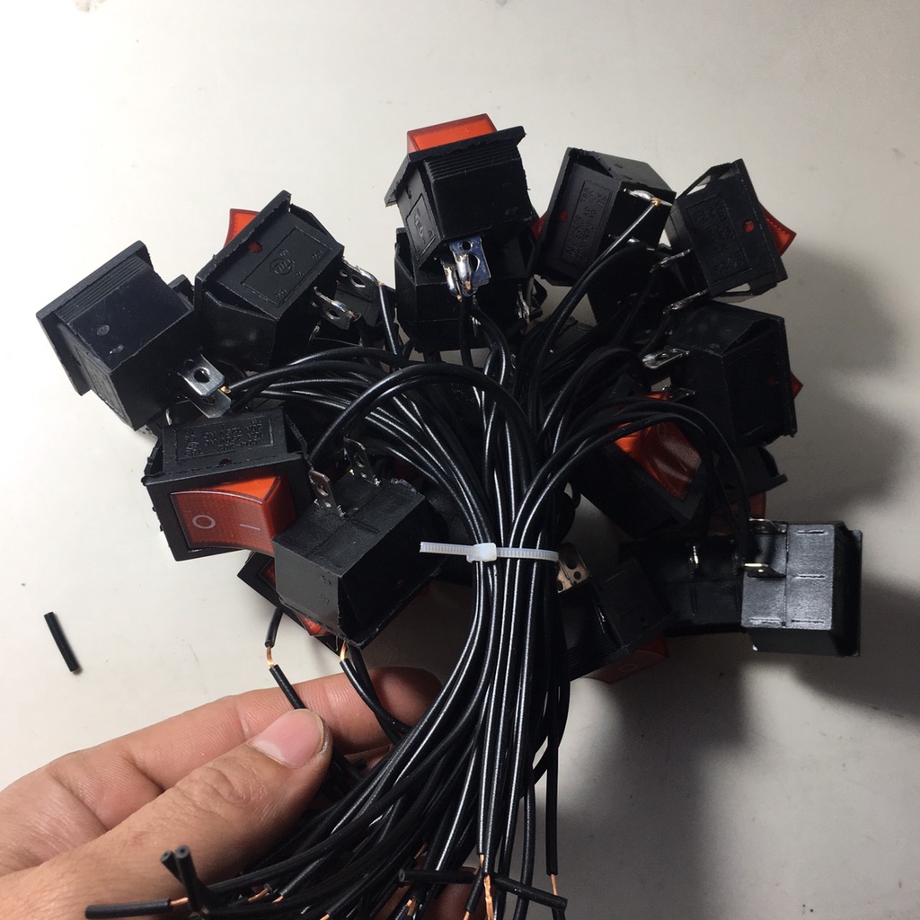 Công tắc bập bênh 250V 16A 2 chân hàn dây sẵn