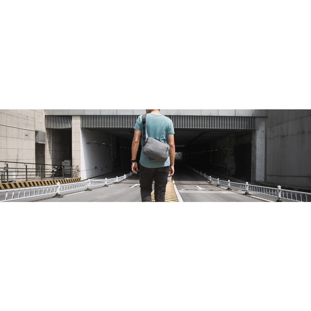 TÚI ĐEO ĐA NĂNG TOMTOC (USA) CROSSBODY FOR TECH ACCESSORIES AND IP@D 10.5/PRO 11INCH/TABLET/NOTEBOOK 11IN GRAY H02-A01G