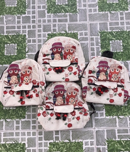 Balo Thổ Cẩm Thời Trang Hình Cú Nền Trắng Và Xanh Lá Size Trung 35*25*12cm - Lucky Girl shop