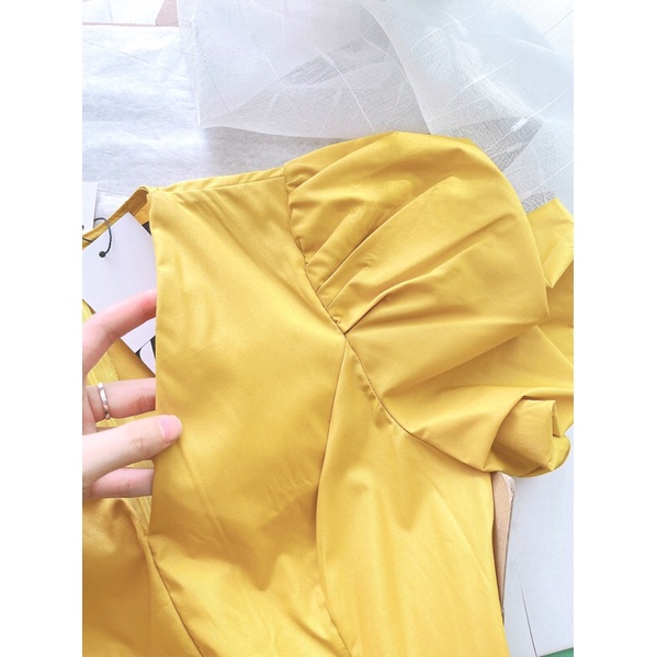 VÁY VÀNG CỔ V TAY BỒNG 8 MẢNH