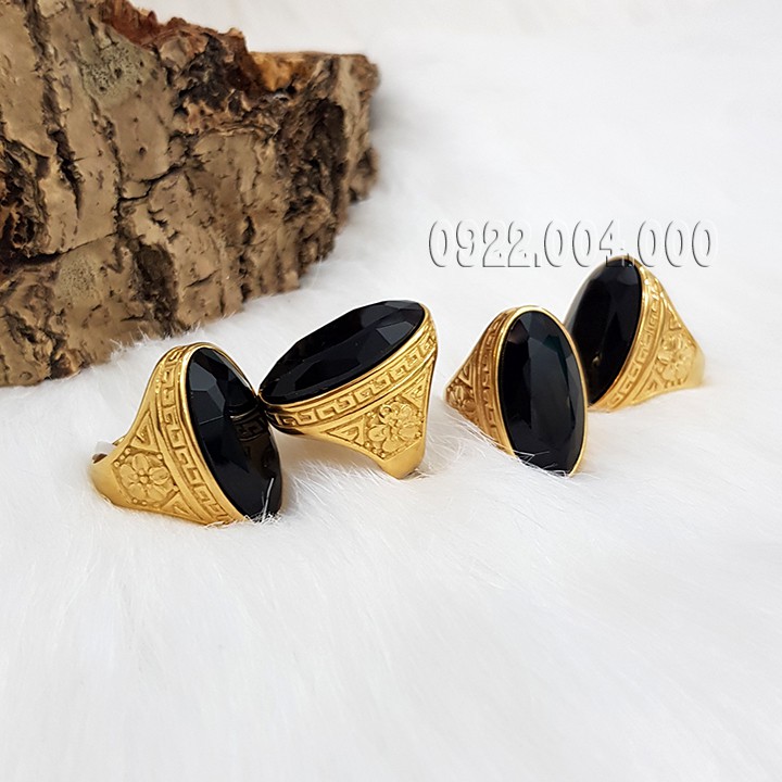 Nhẫn nam đá đen to, bự và dài.