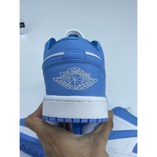 Giày Sneaker Cổ Thấp Xanh trăng unc  kèm phụ kiện