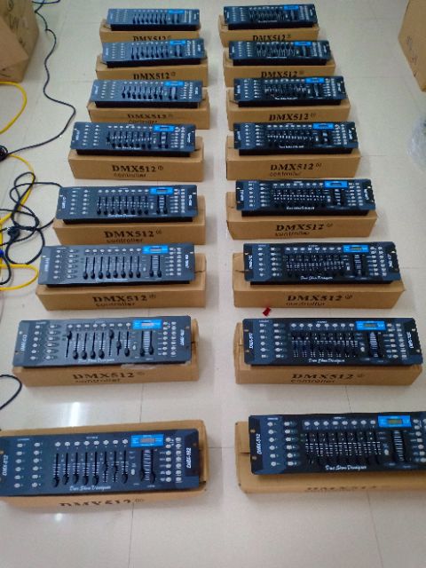 Bàn điều khiển DMX 512.