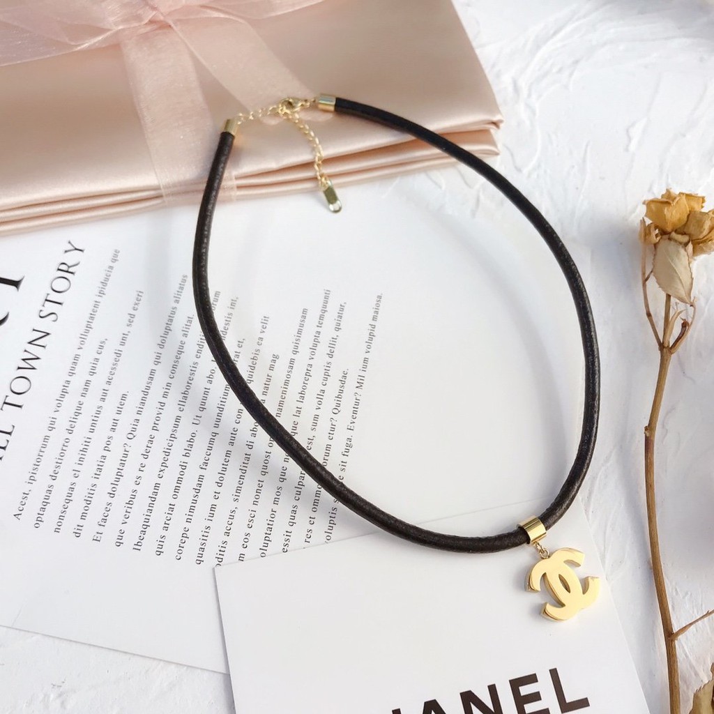 Vòng cổ bằng da mặt hình chữ C đôi sành điệu dành cho nữ