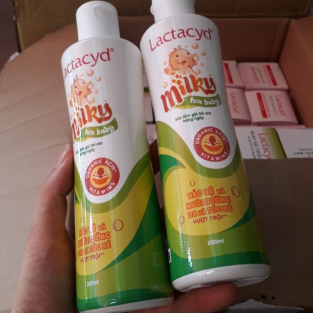 Tắm lactacyd 250ml