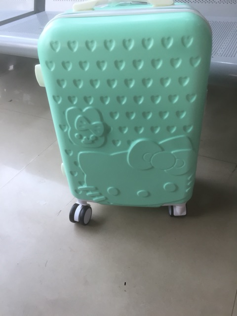 SÉT VALI MÈO KITY SIZE 20 KÈM CỐP-