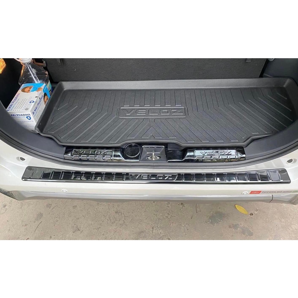 Ốp chống trầy cốp trong, ngoài xe TOYOTA VELOZ 2022 2023  vân  TITAN cao cấp