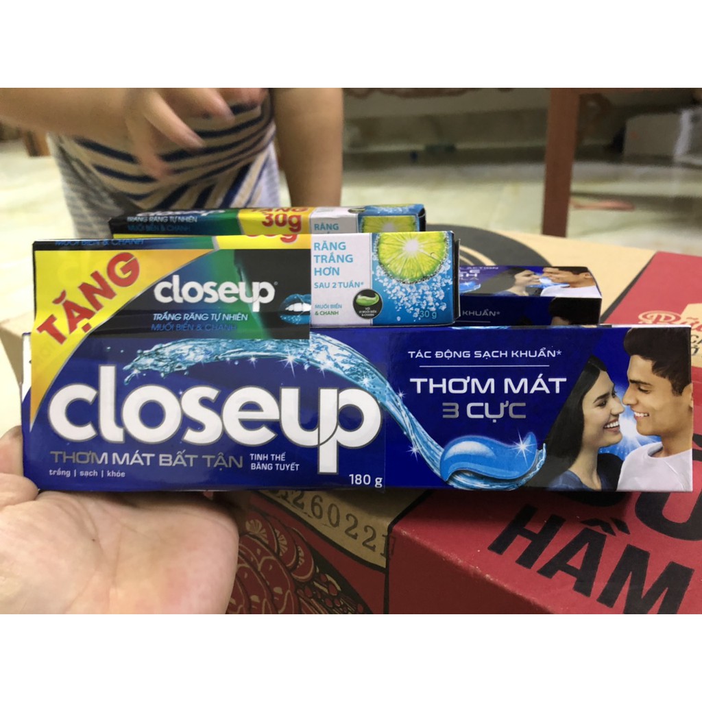 KEM ĐÁNH RĂNG CLOSEUP TINH THỂ BĂNG TUYẾT 180G CÓ QUÀ TẶNG