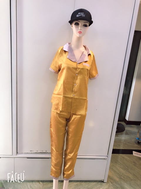 Đồ bộ pizama lụa tay ngắn quần dài cao cấp màu vàng